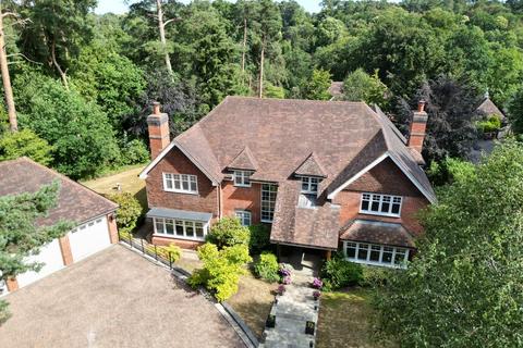 5 bedroom detached house for sale, Parklands Close, Lower Bourne, Farnham, GU9