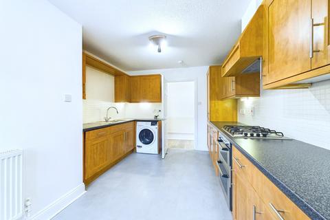 3 bedroom apartment to rent, Powderhall Rigg, Powderhall, Edinburgh, EH7