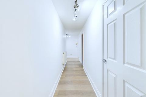 3 bedroom apartment to rent, Powderhall Rigg, Powderhall, Edinburgh, EH7