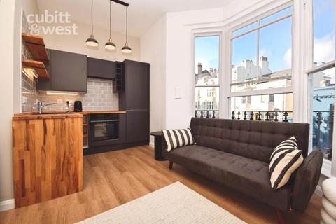 2 bedroom apartment to rent, DEPOSIT ALTERNATIVE AVAILABLE, Buckingham Place, BN1