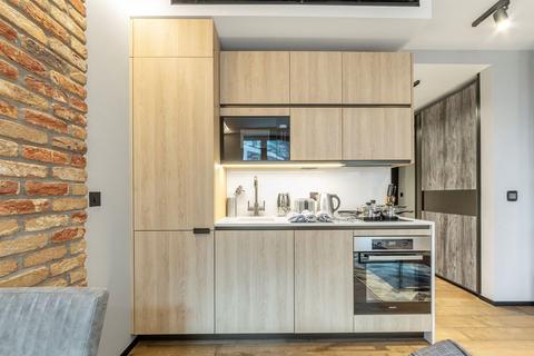 Studio to rent, Hewett Street, London EC2A