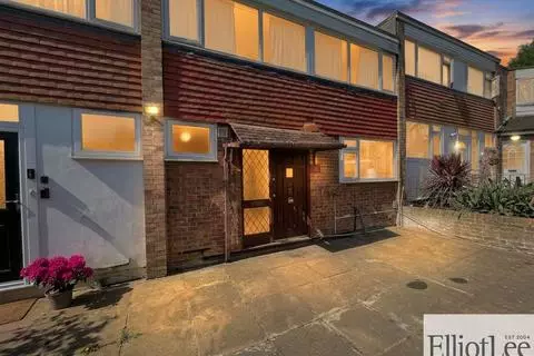 4 bedroom terraced house to rent,