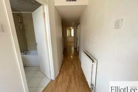 4 bedroom terraced house to rent - View 2
