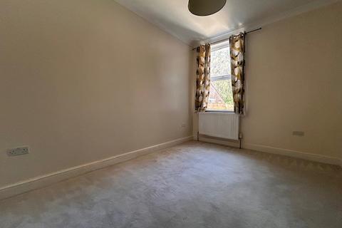 4 bedroom terraced house to rent, High Town Road, Luton, LU2