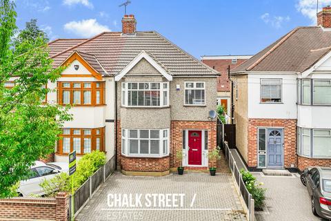 Suttons Lane, Hornchurch, RM12