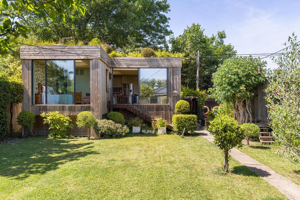 House exterior, garden