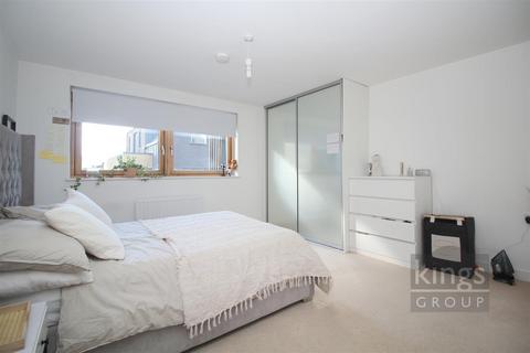 2 bedroom maisonette to rent, New Pond Street, Newhall