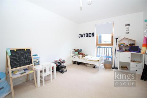 2 bedroom maisonette to rent, New Pond Street, Newhall