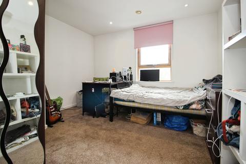 2 bedroom flat for sale, Marsh Lane, Leeds, West Yorkshire, LS9