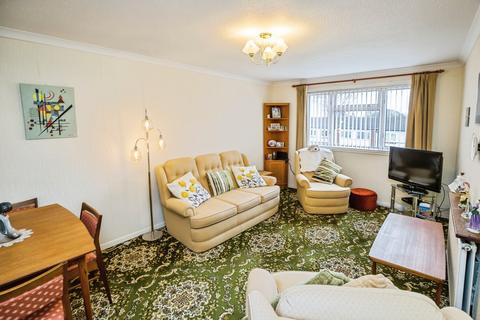 2 bedroom flat for sale, Derwent Crescent, Wrexham, LL12