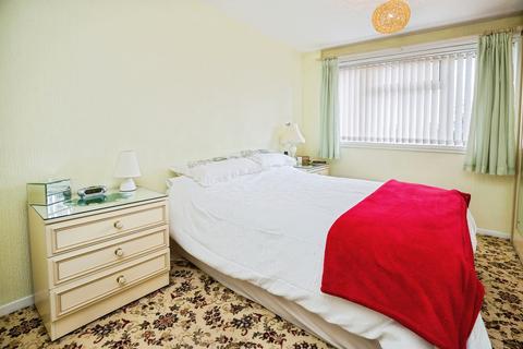2 bedroom flat for sale, Derwent Crescent, Wrexham, LL12