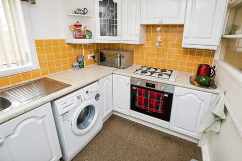 2 bedroom flat for sale, Derwent Crescent, Wrexham, LL12