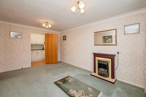 2 bedroom ground floor flat for sale, St. Georges Court, GREAT YARMOUTH