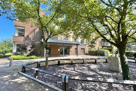 2 bedroom retirement property for sale, Hamilton Road, Sarisbury Green, Southampton