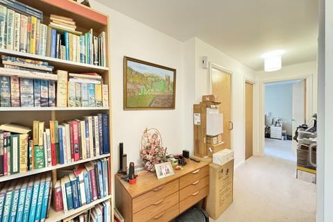 2 bedroom retirement property for sale, Hamilton Road, Sarisbury Green, Southampton