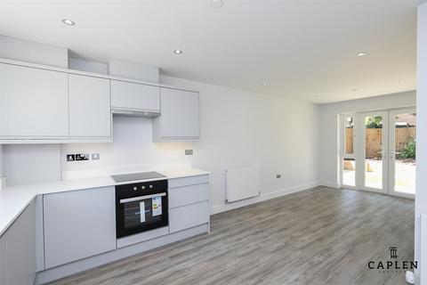 undefined, Lawton Green, Loughton