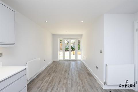 undefined, Lawton Green, Loughton