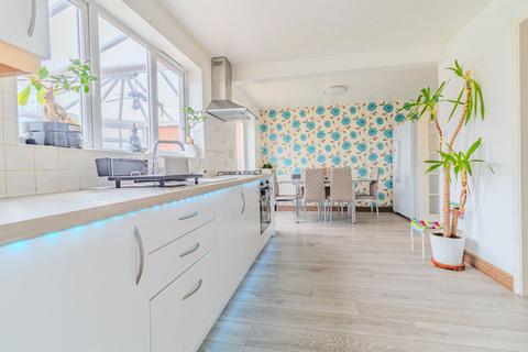 4 bedroom detached house for sale, Isobella Road, Braunstone, LE3