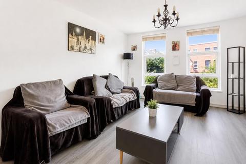 Smalley Close, London, N16