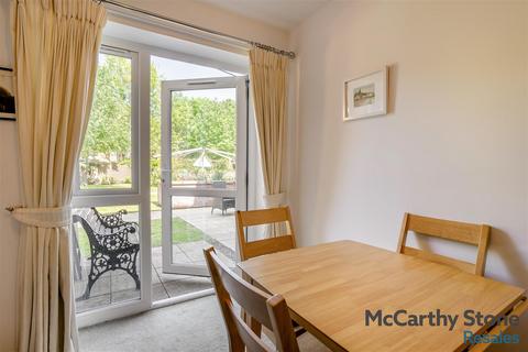1 bedroom apartment for sale, Thomas Court, Marlborough Road, Cardiff, Glamorgan, CF23 5EZ
