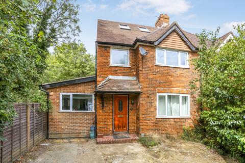1 bedroom in a house share to rent, Ashenden Road, Guildford GU2