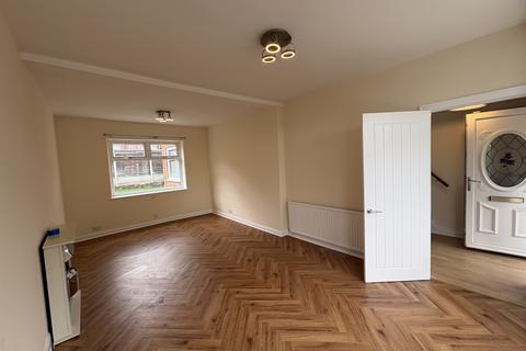 3 bedroom semi-detached house to rent, Gore Avenue, Salford M5