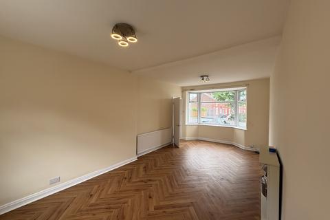 3 bedroom semi-detached house to rent, Gore Avenue, Salford M5