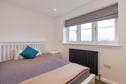 1 bedroom in a house share to rent, Montagu Road, Botley