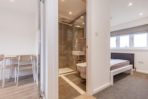 1 bedroom in a house share to rent, Montagu Road, Botley