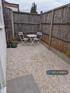 1 bedroom in a house share to rent, Nightingale Road, London, N9