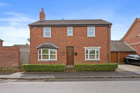 4 bedroom detached house for sale, Pullman Close, Kettering NN14