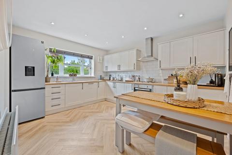 4 bedroom detached house for sale, Pullman Close, Kettering NN14