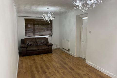 3 bedroom house to rent, Ringwood Close, Bedford, MK42