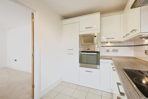 2 bedroom apartment for sale, London Road, Hailsham