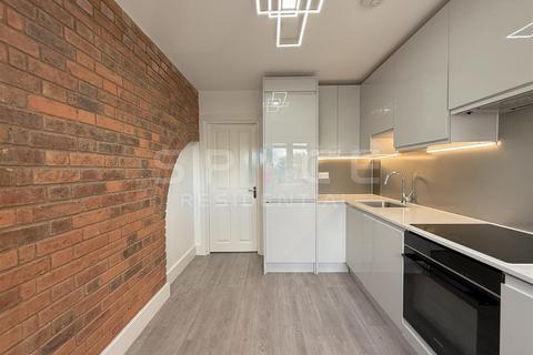 2 bedroom duplex for sale, Modern 2 Bedroom flat on Hale Lane NW7
