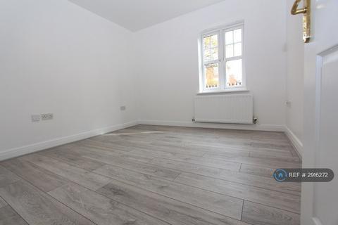 2 bedroom flat to rent, Seaton Square, London, NW7