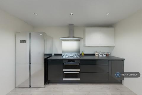 6 bedroom semi-detached house to rent, Applegarth Avenue, Guildford, GU2