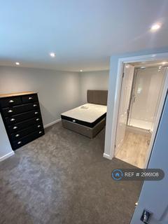 6 bedroom semi-detached house to rent, Applegarth Avenue, Guildford, GU2