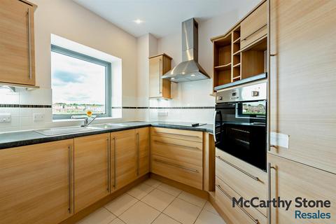 1 bedroom apartment for sale, Eversley Court, Dane Road, Seaford, East Sussex BN25 1FF