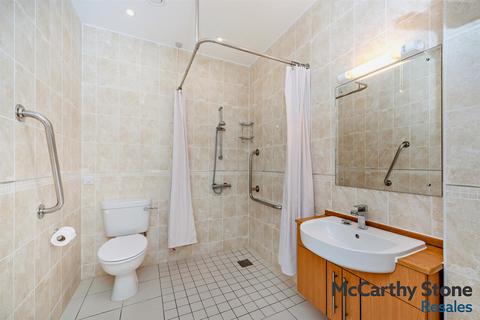 1 bedroom apartment for sale, Eversley Court, Dane Road, Seaford, East Sussex BN25 1FF