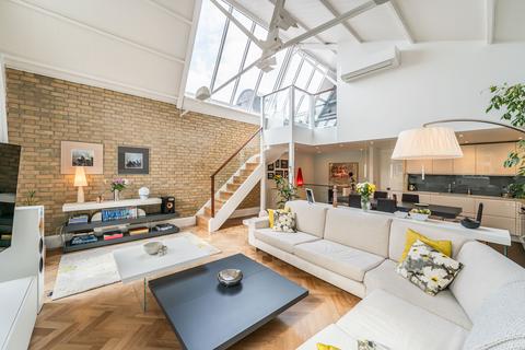 Welmar Mews, London, SW4