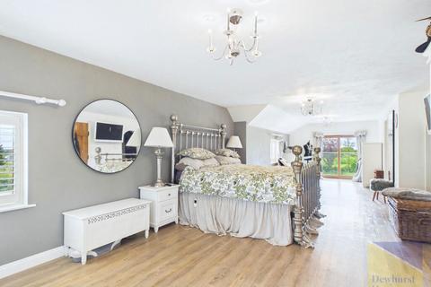 5 bedroom farm house for sale, Lea Lane, Lower Bartle, Preston, Lancashire, PR4 0RT