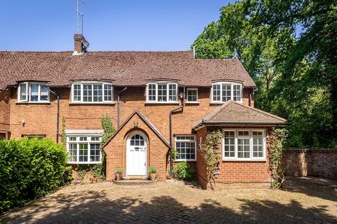 4 bedroom semi-detached house for sale, New Inn Lane, Guildford, Surrey, GU4