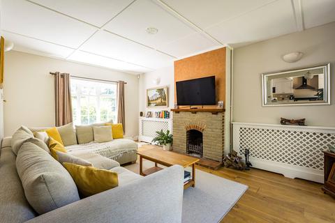 4 bedroom semi-detached house for sale, New Inn Lane, Guildford, Surrey, GU4