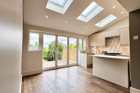 4 bedroom house to rent, Bush Road, Buckhurst Hill, IG9