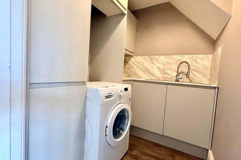 4 bedroom house to rent, Bush Road, Buckhurst Hill, IG9