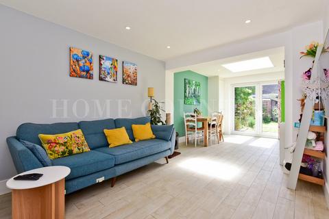 3 bedroom semi-detached house for sale, Dugdale Hill Lane, Potters Bar, EN6