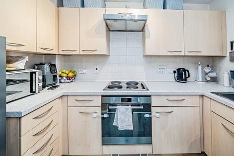 2 bedroom apartment for sale, Holyhead Mews, SLOUGH