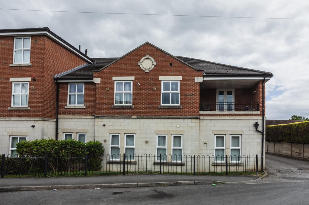2 bedroom flat for sale