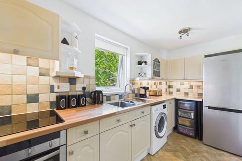 2 bedroom flat for sale, Castle Court, Cary Park, Torquay